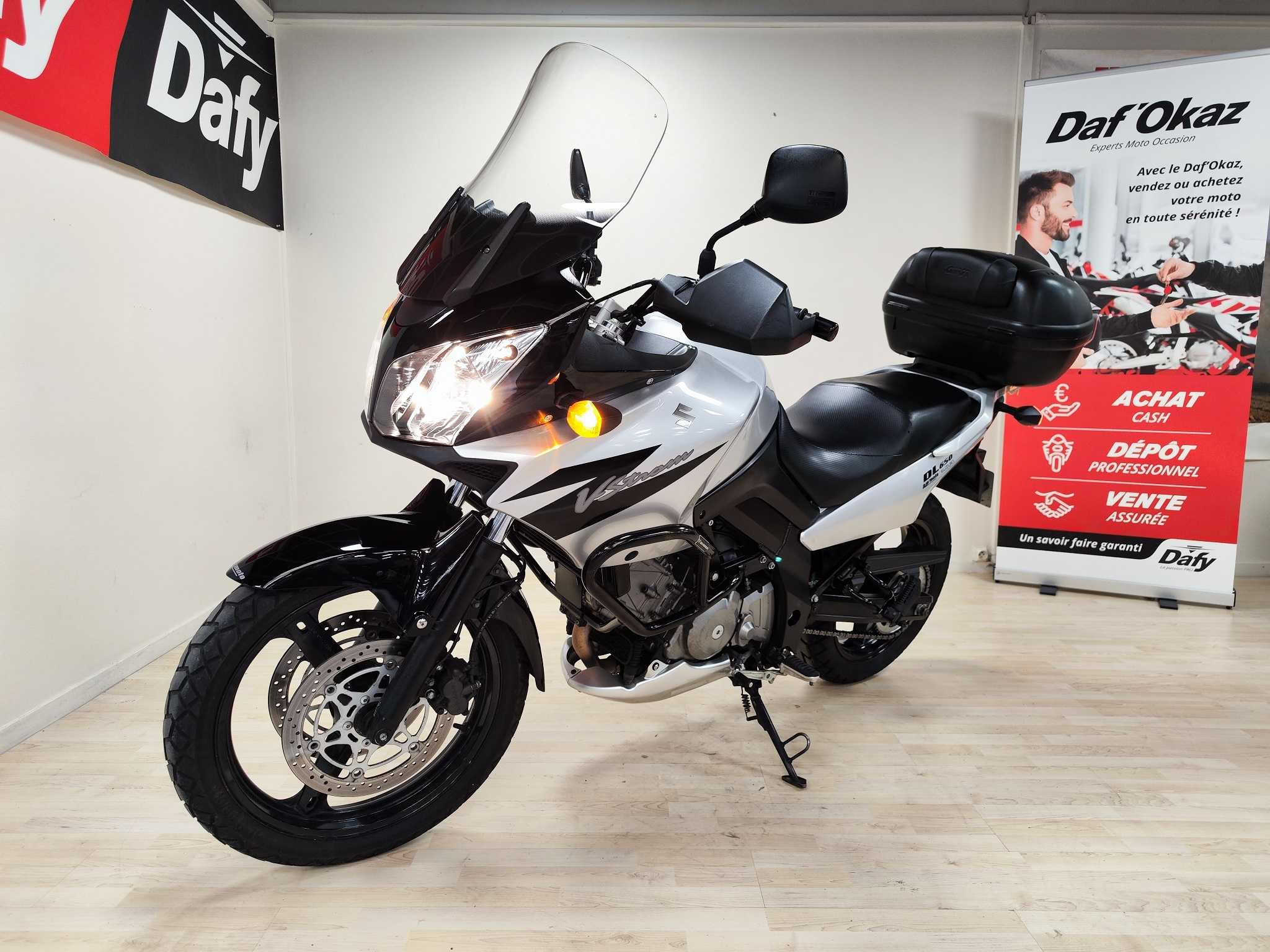 Suzuki DL 650 V-Strom 2005 HD vue avant