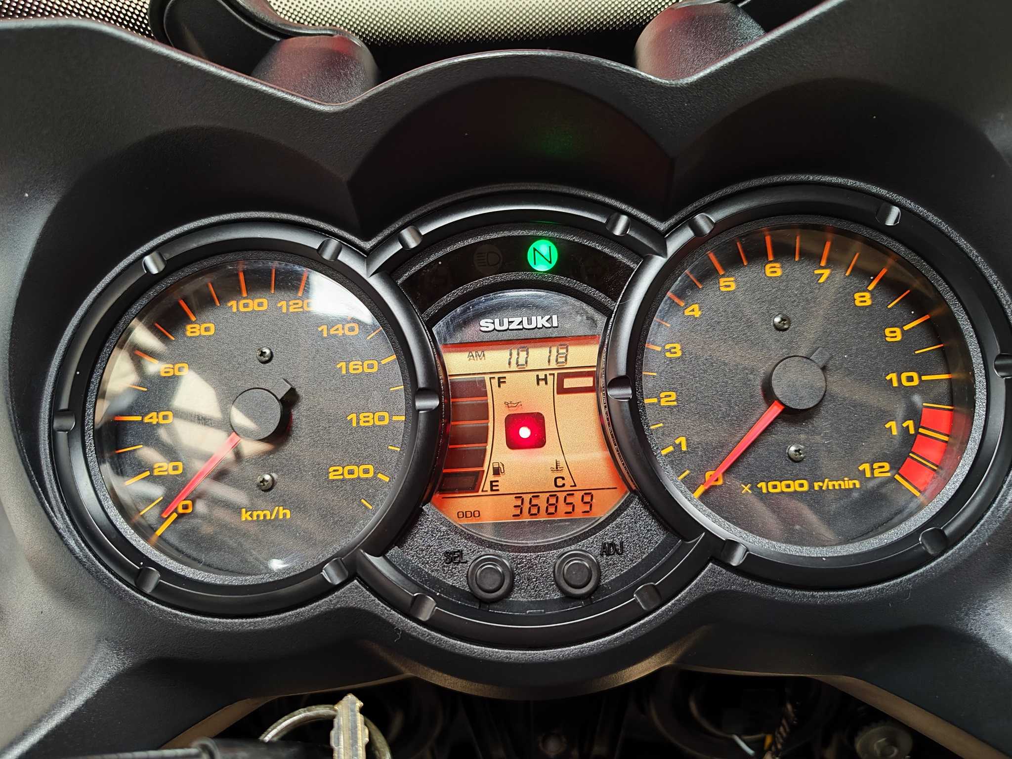 Suzuki DL 650 V-Strom 2005 HD vue gauche