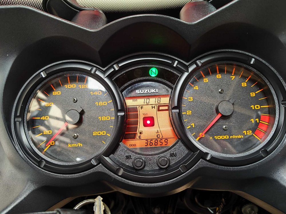 Suzuki DL 650 V-Strom 2005 vue gauche