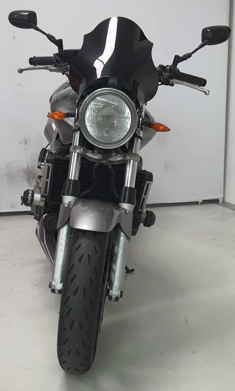 Honda CB 900 F Hornet 2004 vue avant