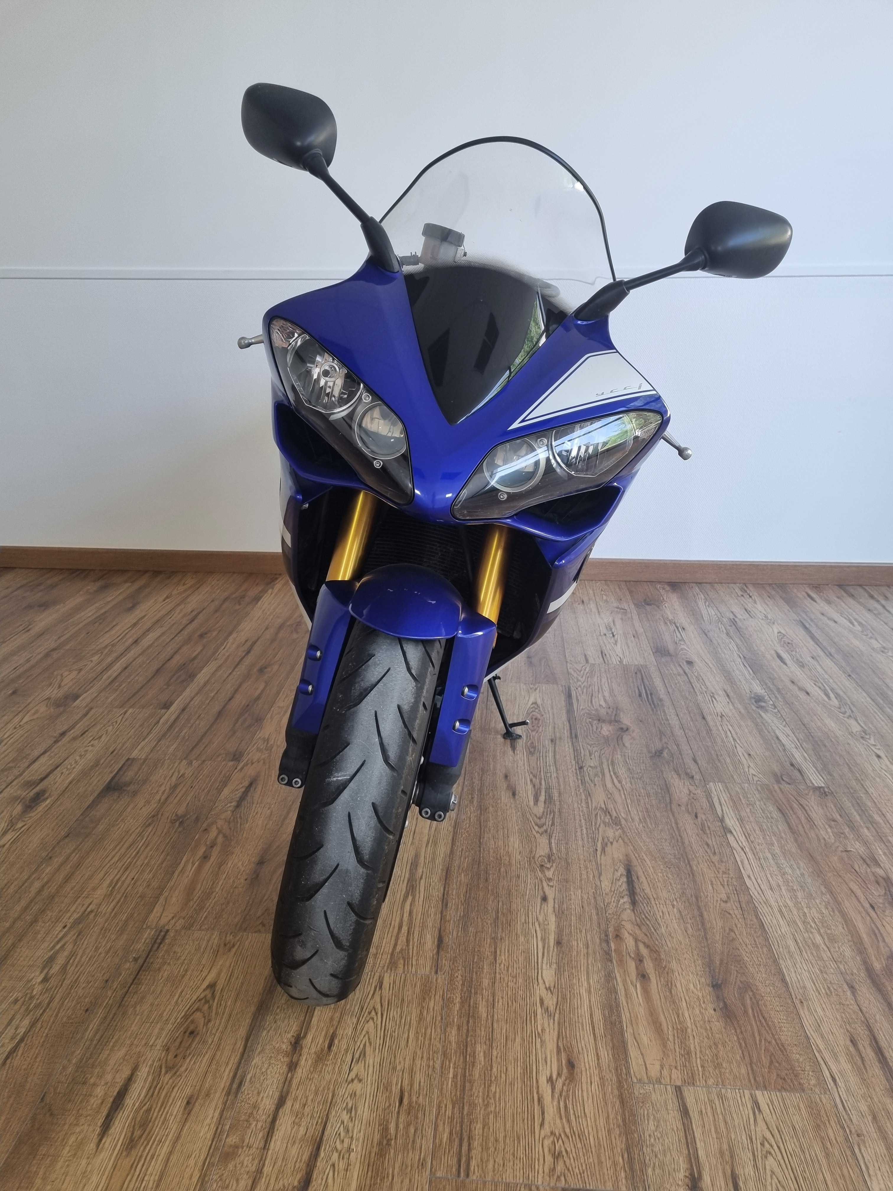 Yamaha YZF 1000 R1 2008 HD vue avant