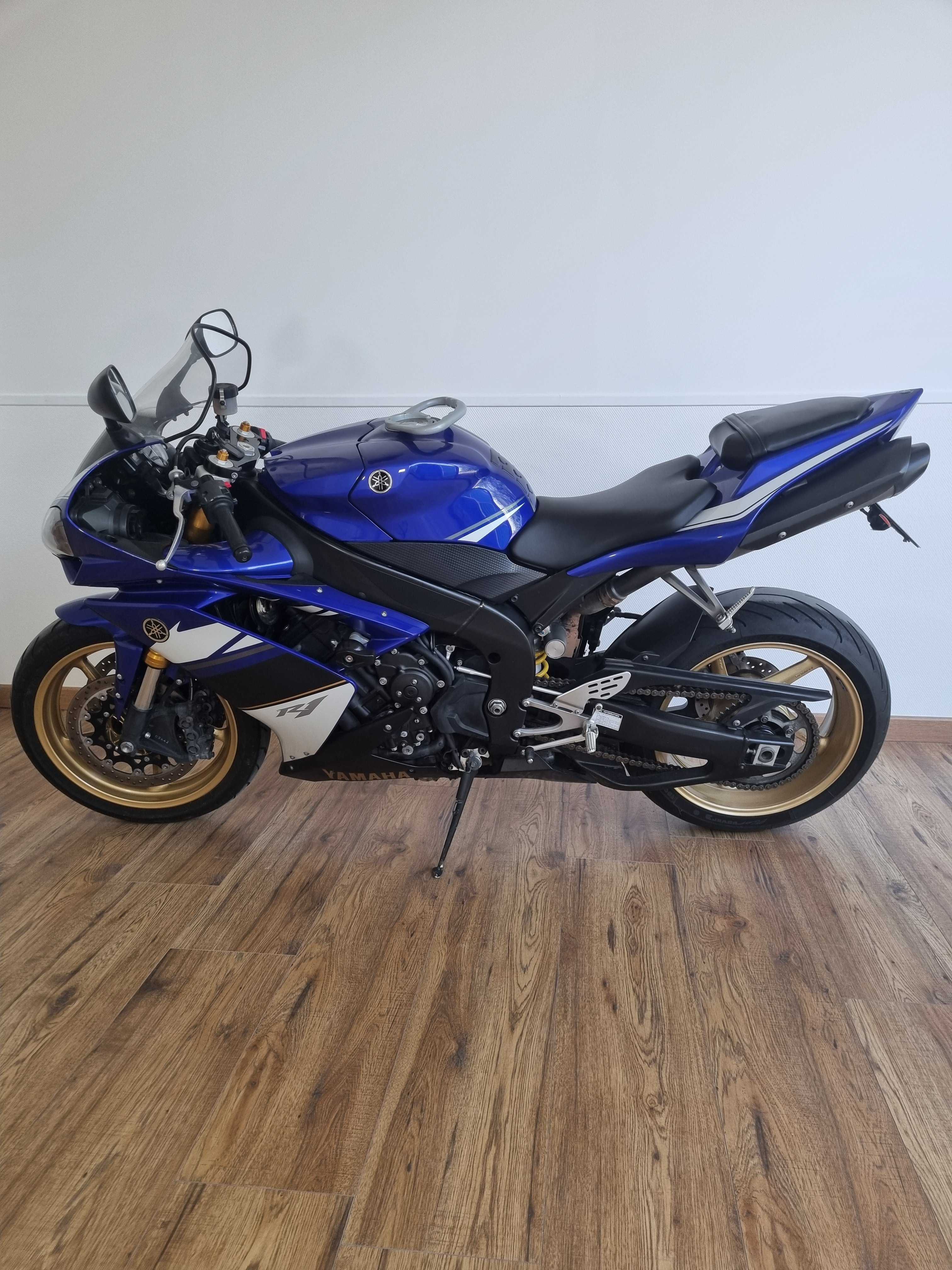 Yamaha YZF 1000 R1 2008 HD vue gauche