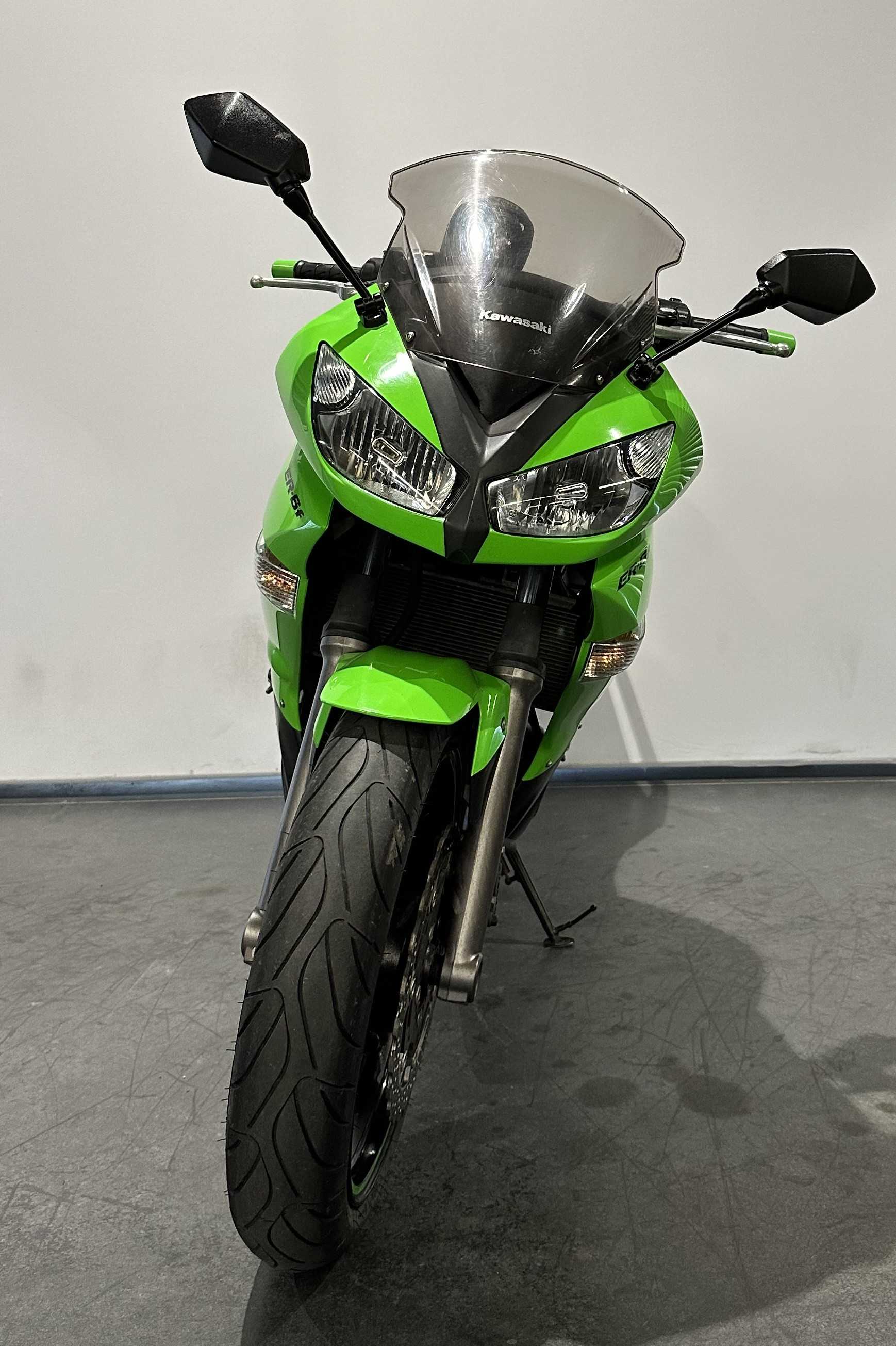 Kawasaki ER-6 F 2010 HD vue avant