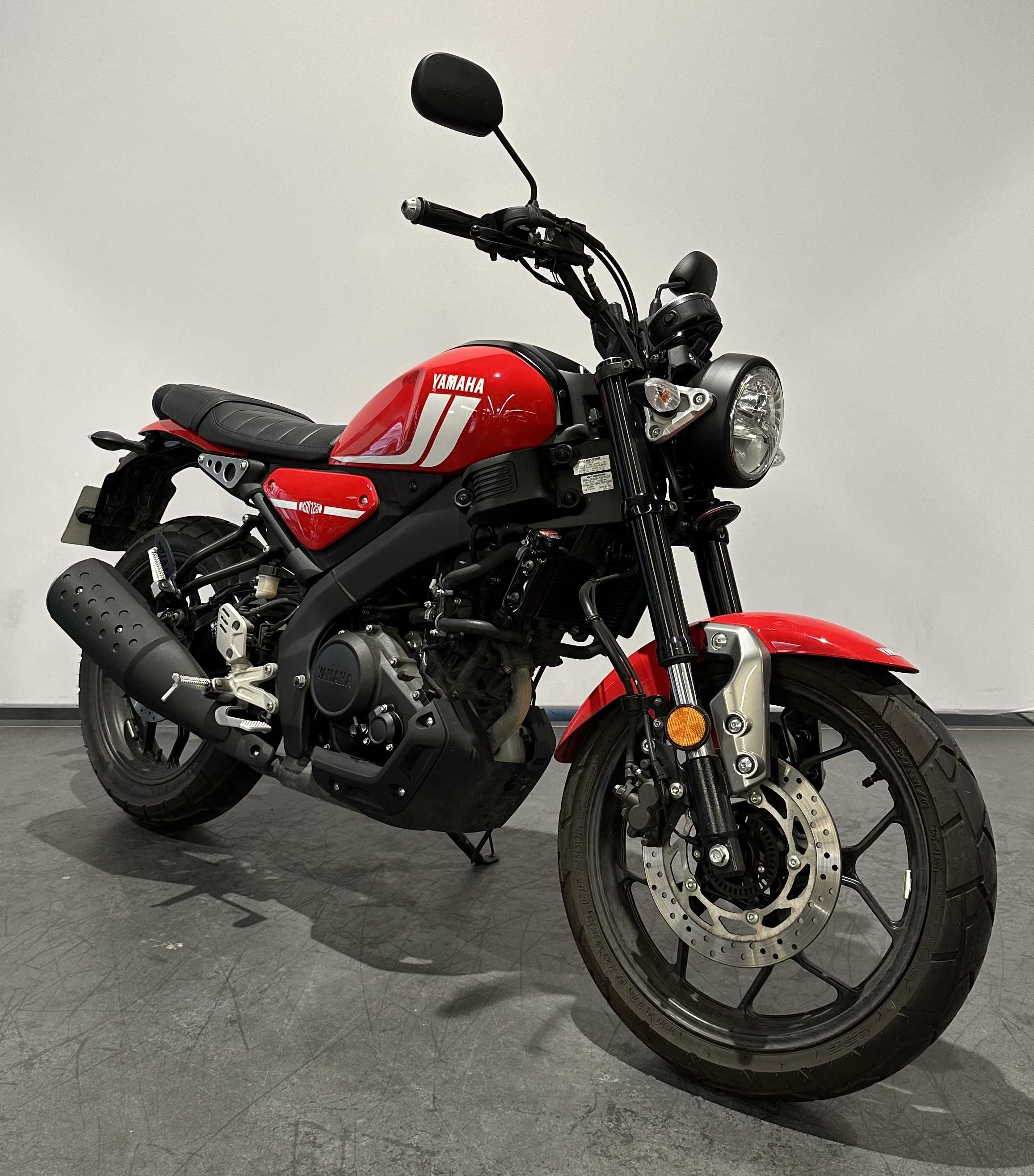 Yamaha XSR 125 2021 HD vue 3/4 droite