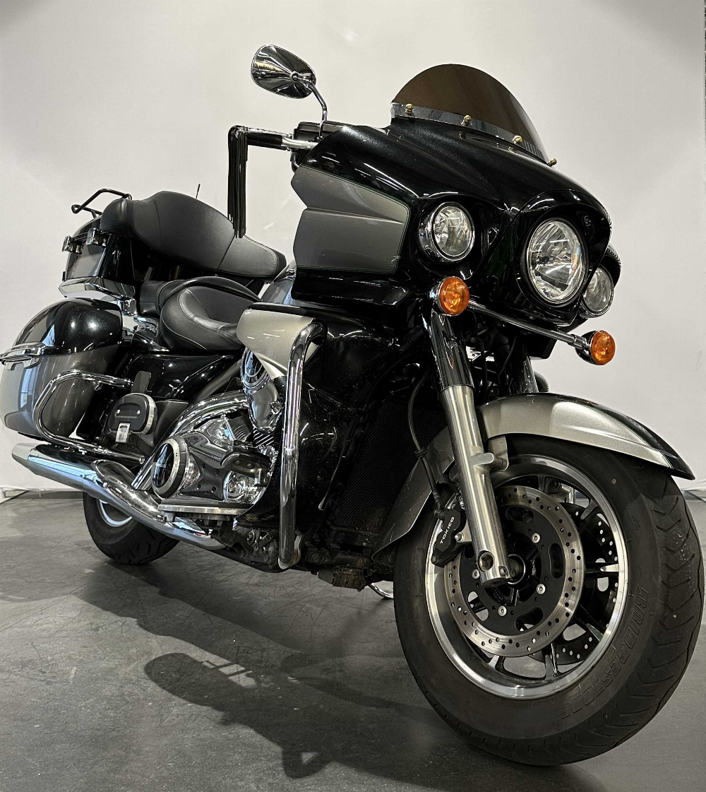 Kawasaki VN 1700 Voyager ABS 2016 vue 3/4 droite