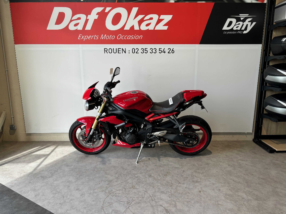 Triumph 675 Street Triple 2015 vue gauche