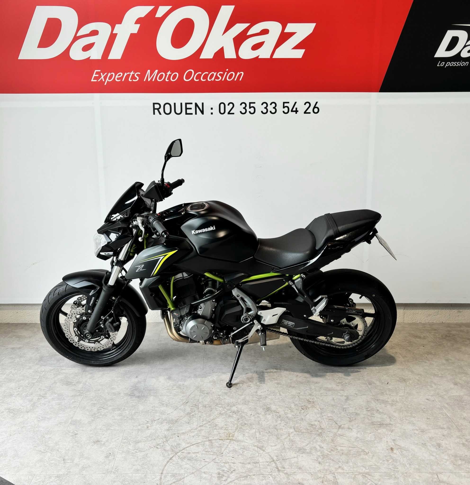 Kawasaki Z 650 2017 HD vue gauche