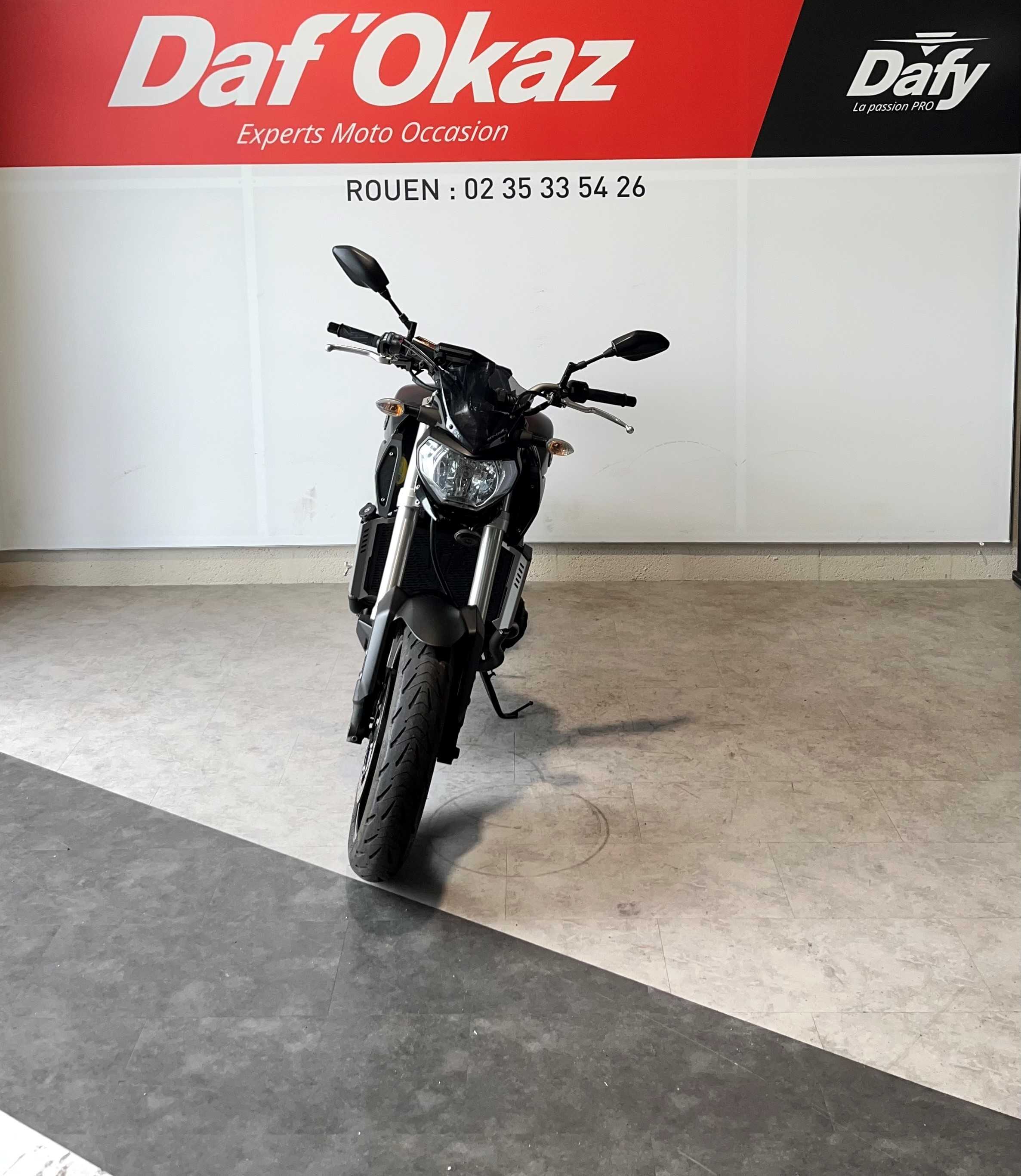 Yamaha MT-09 850 2014 HD vue avant