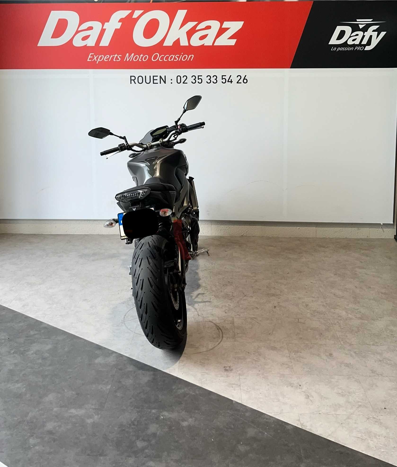 Yamaha MT-09 850 2014 HD vue arrière