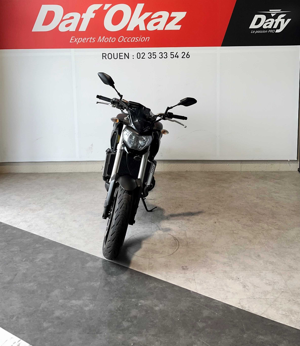 Yamaha MT-09 850 2014 vue avant