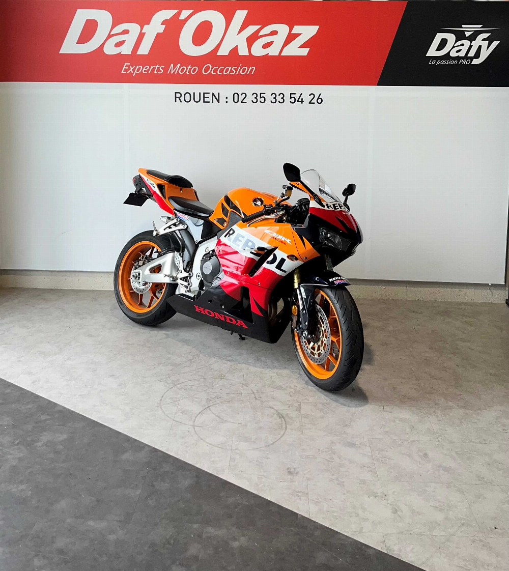 Honda CBR 600 RR ABS Repsol 2014 vue 3/4 droite