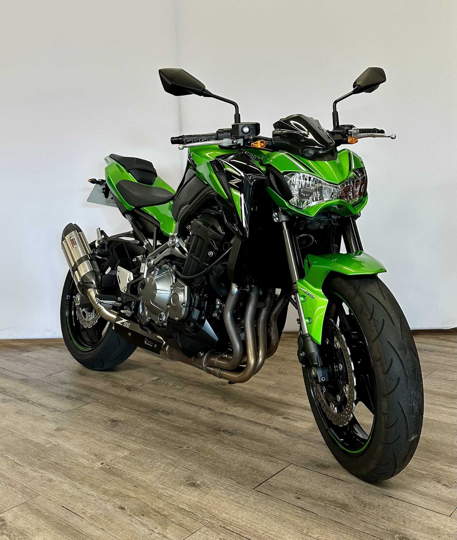 Kawasaki Z 900 2017 HD vue 3/4 droite