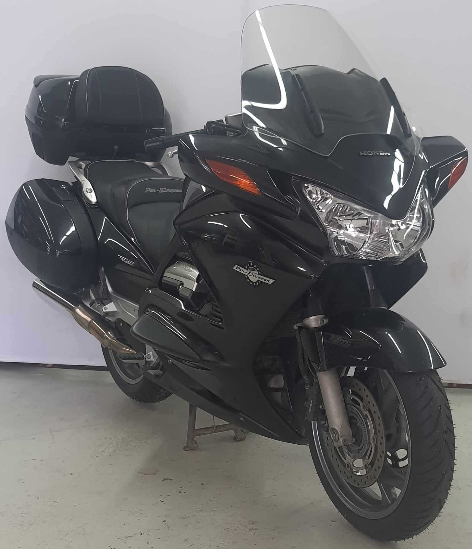 Honda ST 1300 Pan European ABS 2010 HD vue 3/4 droite