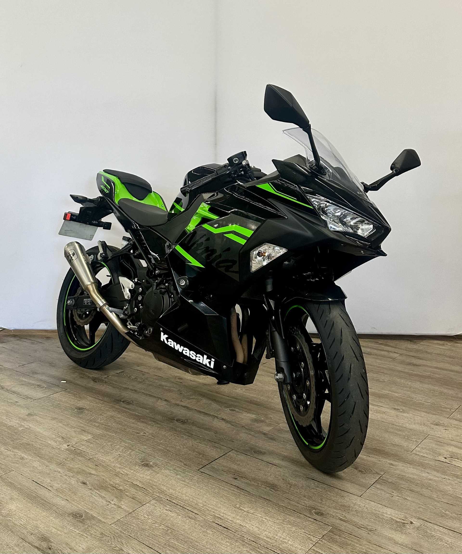 Kawasaki Ninja 400 2019 HD vue 3/4 droite