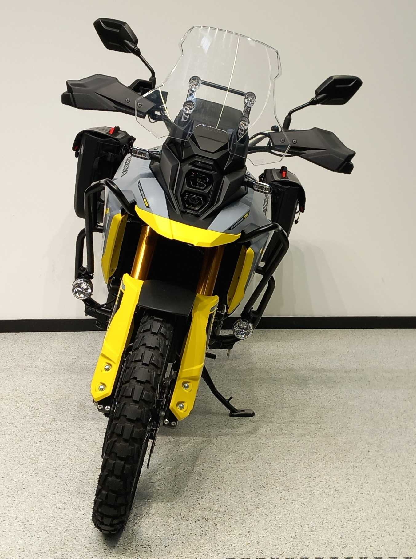 Suzuki DL 800 V-Strom DE 2023 HD vue avant