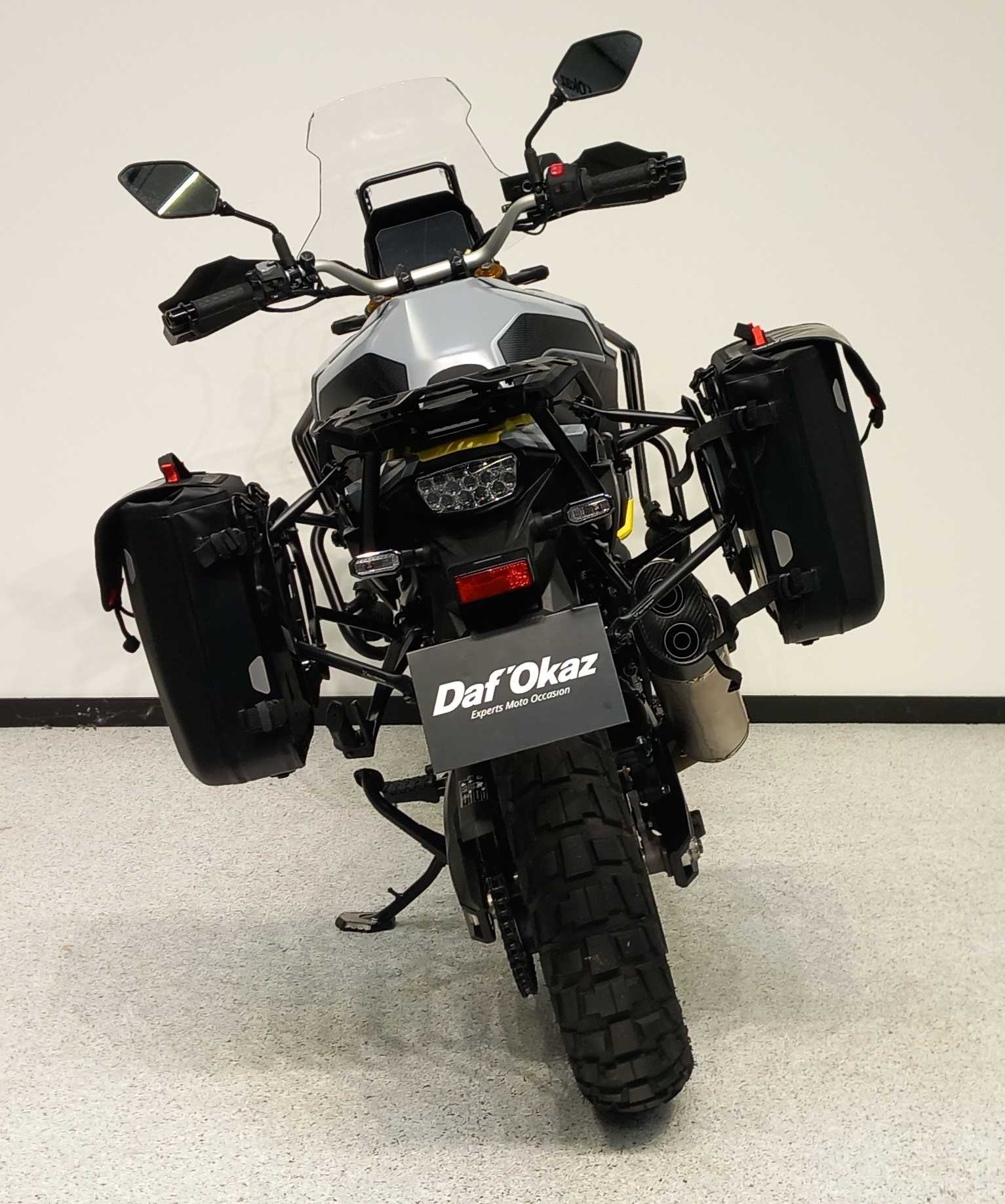 Suzuki DL 800 V-Strom DE 2023 HD vue arrière