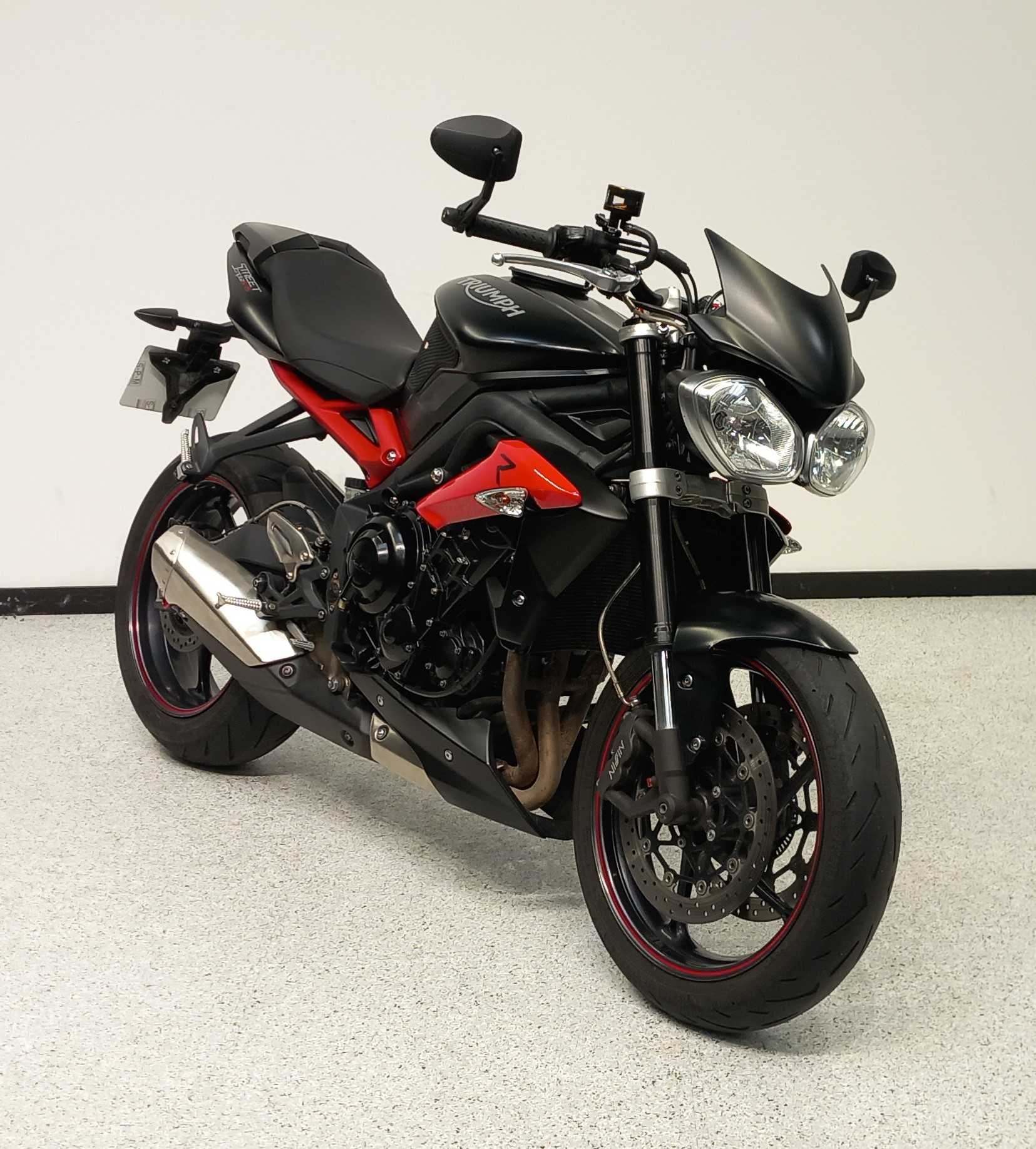 Triumph 675 Street Triple R 2014 HD vue 3/4 droite