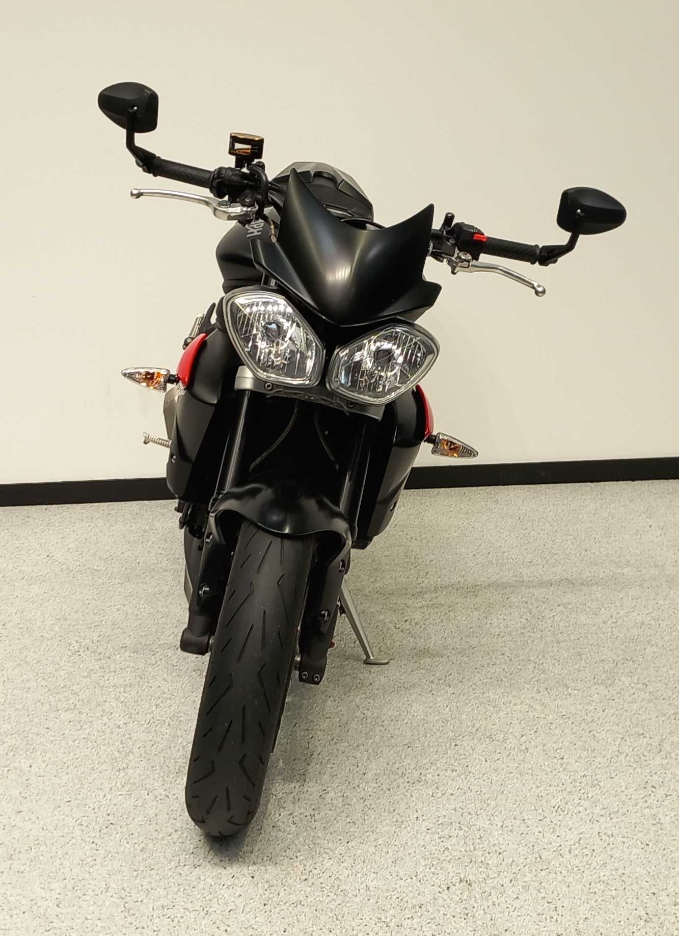 Triumph 675 Street Triple R 2014 HD vue avant