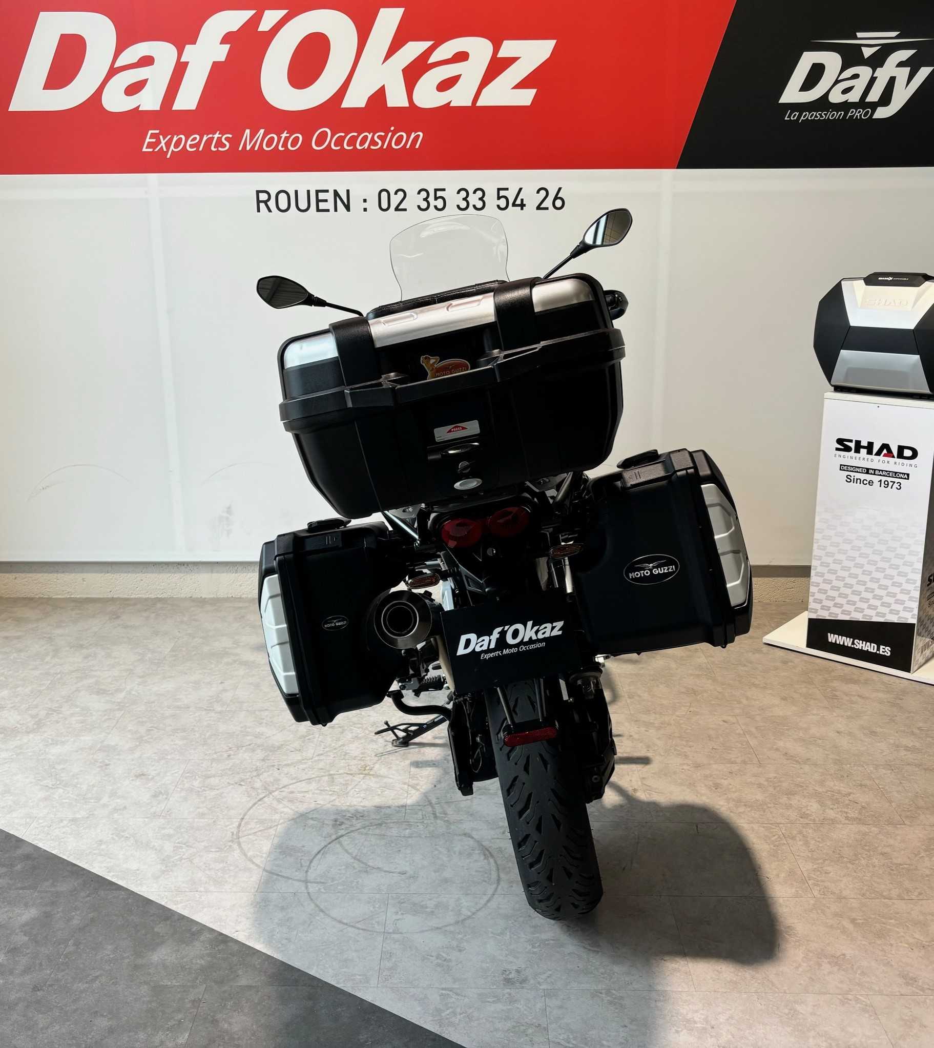 Moto Guzzi V85TT 2021 HD vue arrière