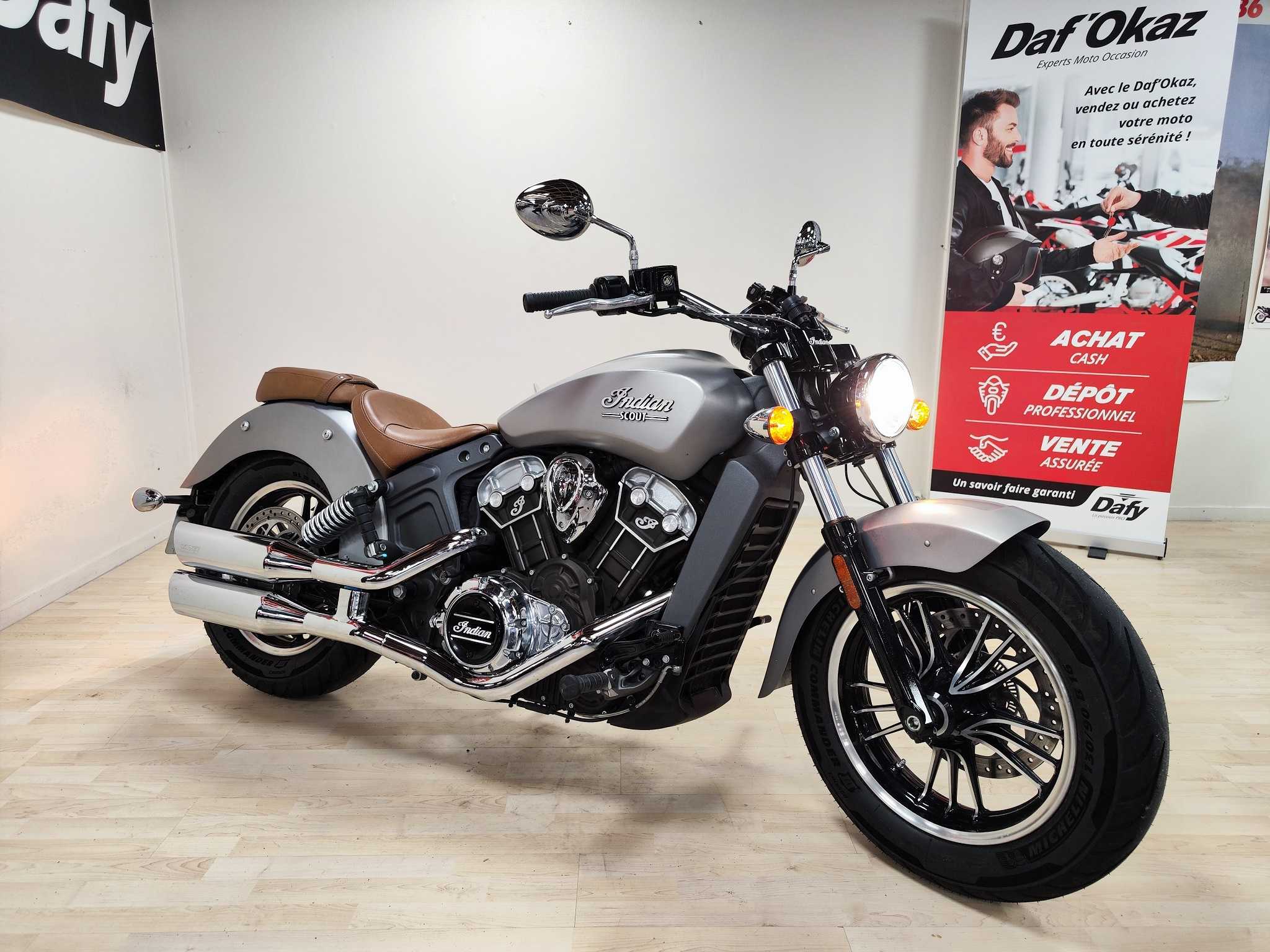 Indian SCOUT CLASSIC 2016 HD vue 3/4 droite