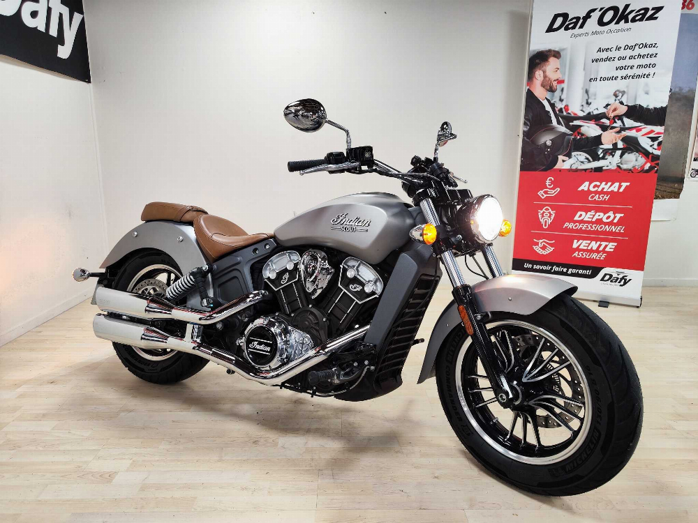 Indian SCOUT CLASSIC 2016 vue 3/4 droite