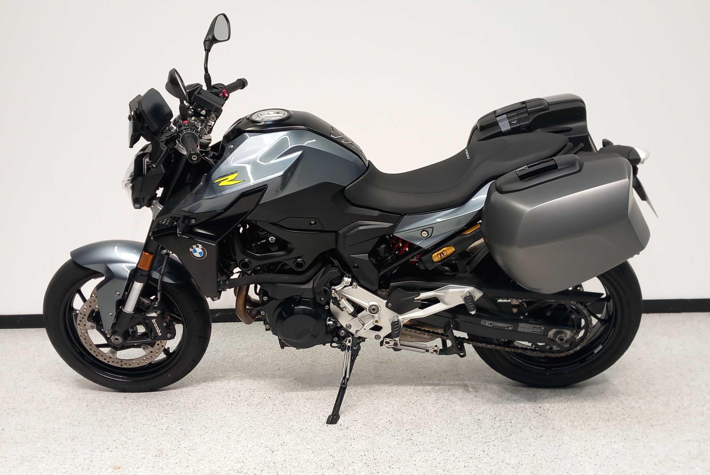 BMW F 900 R 2022 HD vue gauche