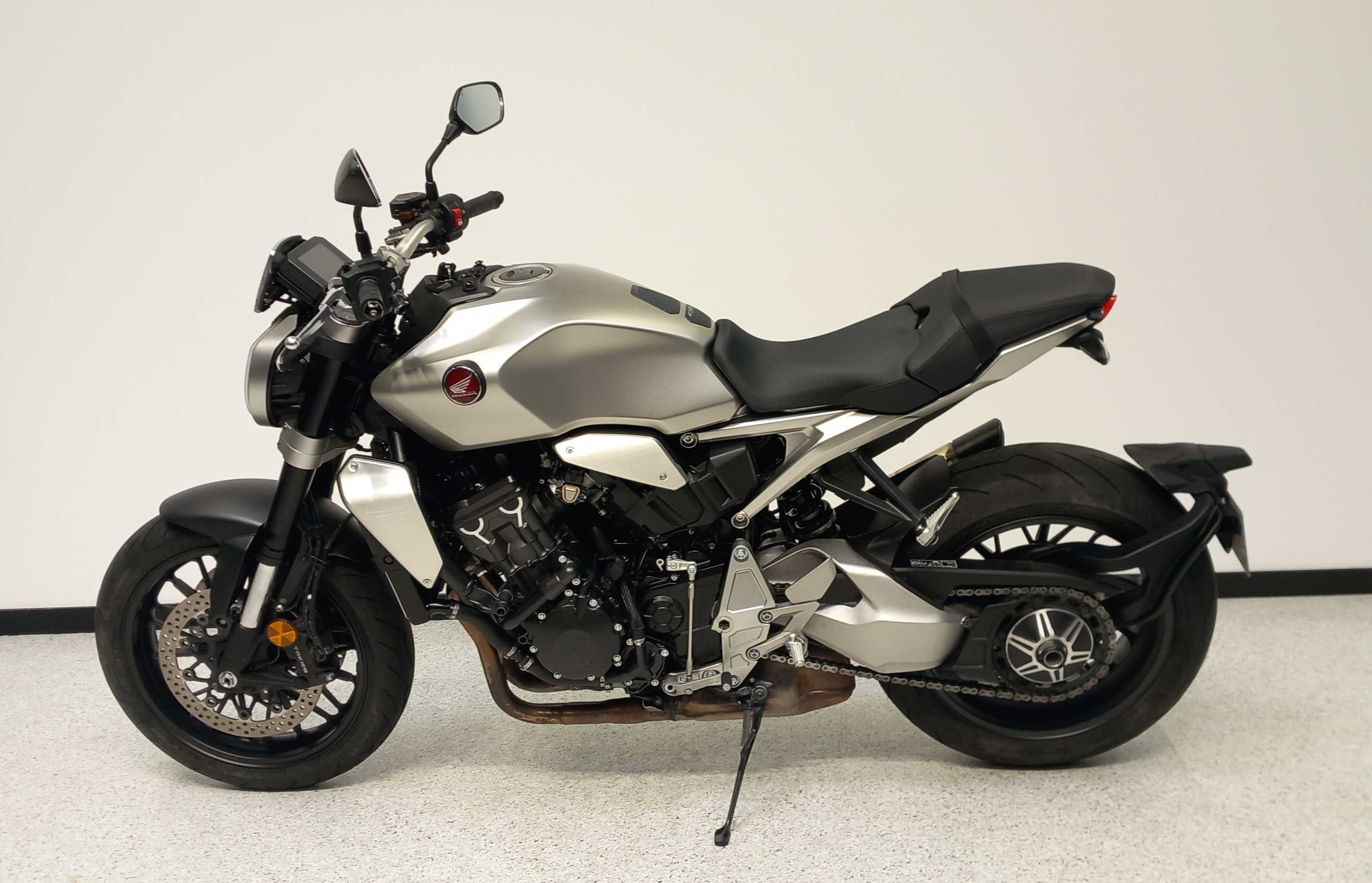 Honda CB 1000 R 2022 HD vue gauche