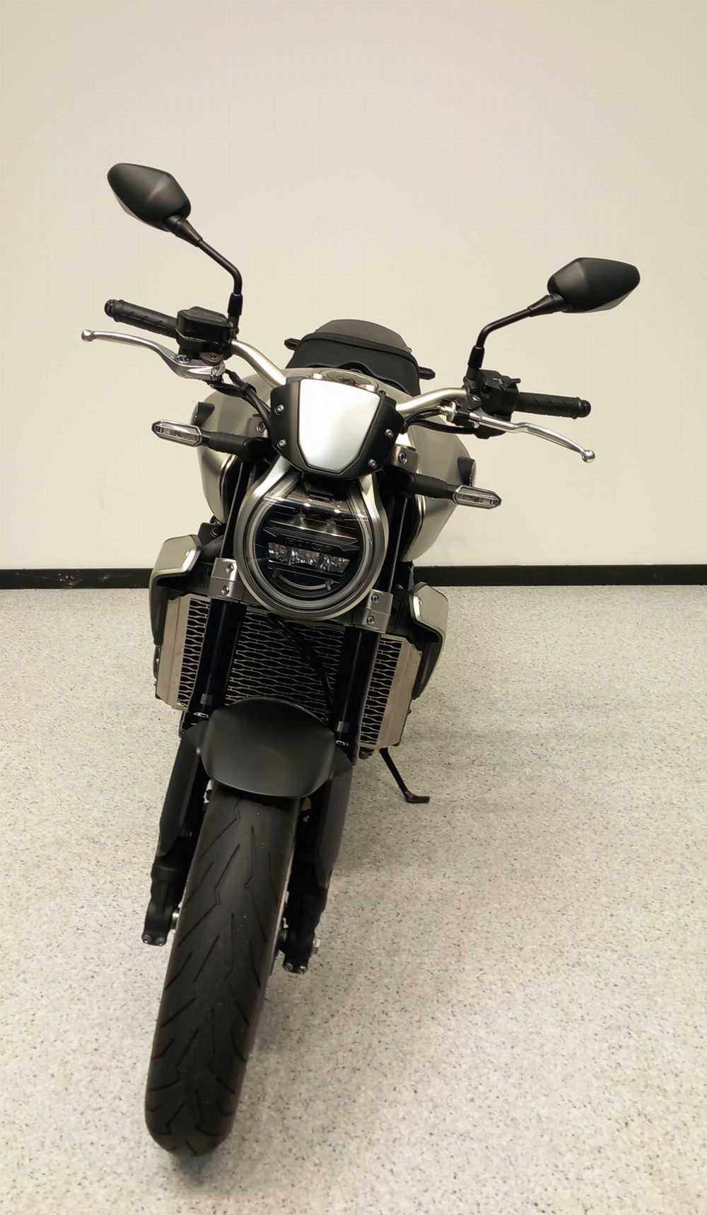 Honda CB 1000 R 2022 vue avant