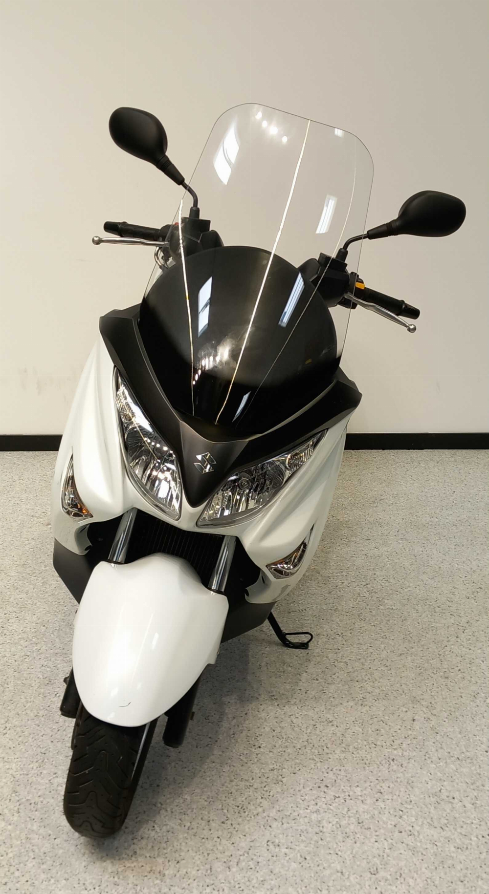 Suzuki UH 125 Burgman 2015 vue avant