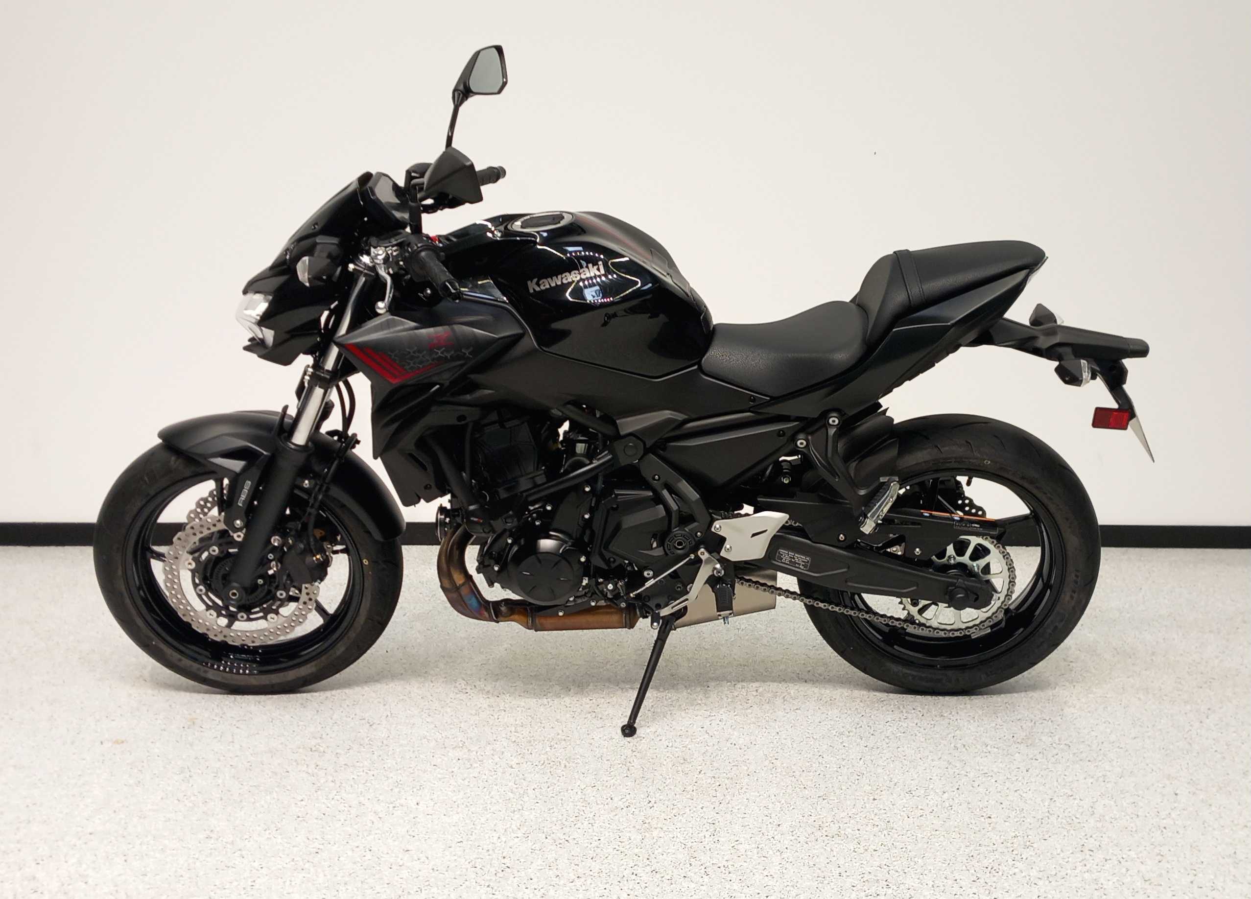 Kawasaki Z 650 2021 HD vue gauche