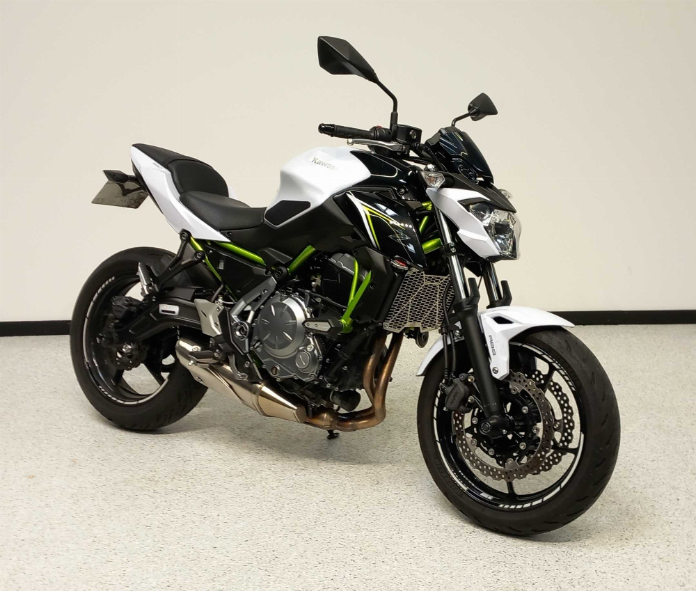 Kawasaki Z 650 2017 vue 3/4 droite