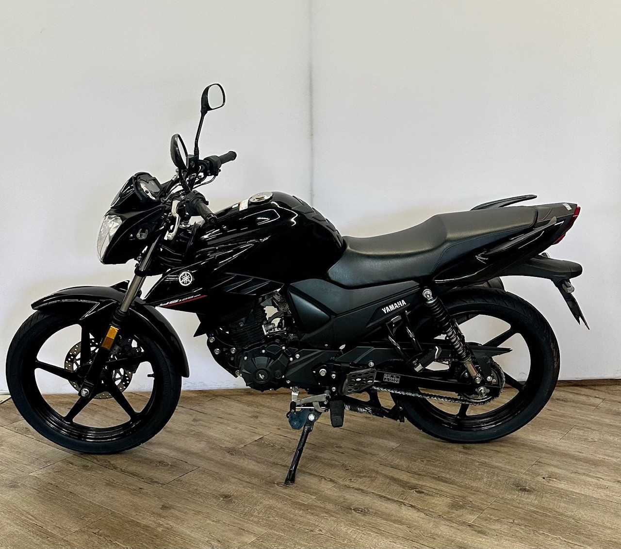 Yamaha YS 125 2017 HD vue gauche