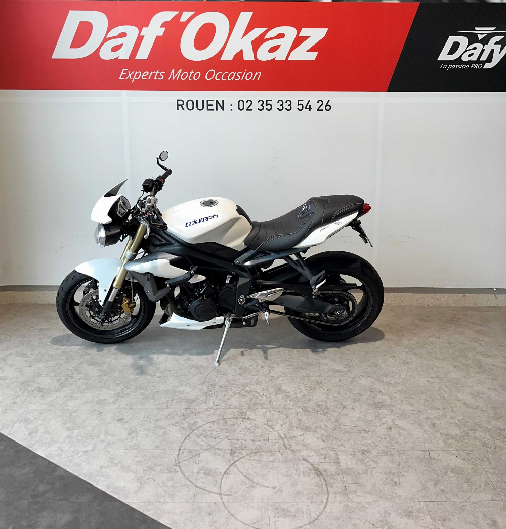 Triumph 675 Street Triple 2013 vue gauche