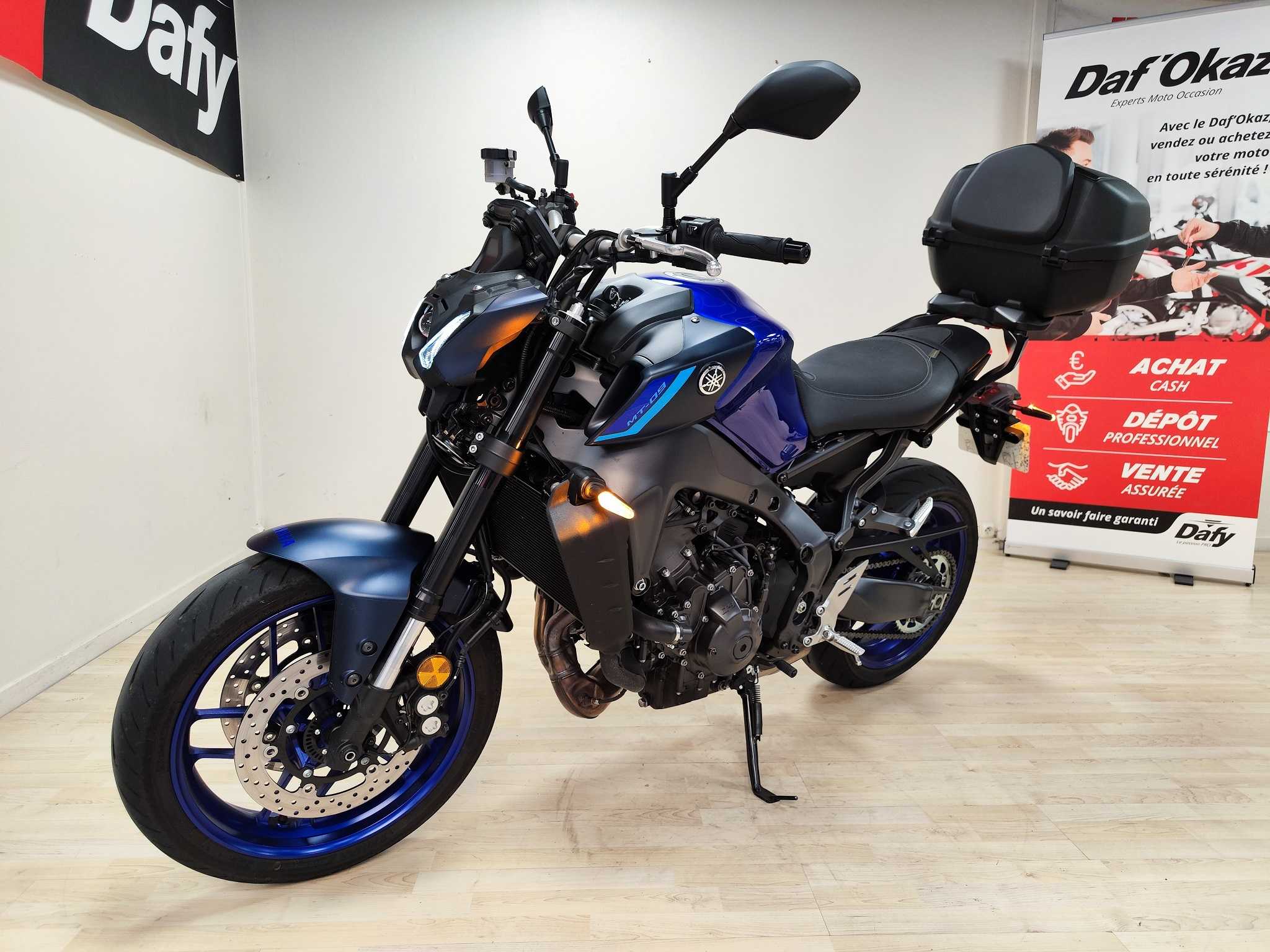 Yamaha MT-09 900 2023 HD vue avant