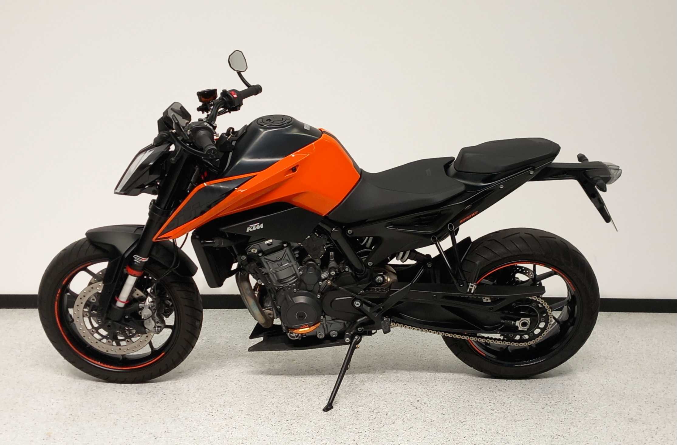 KTM 890 Duke 2021 HD vue gauche