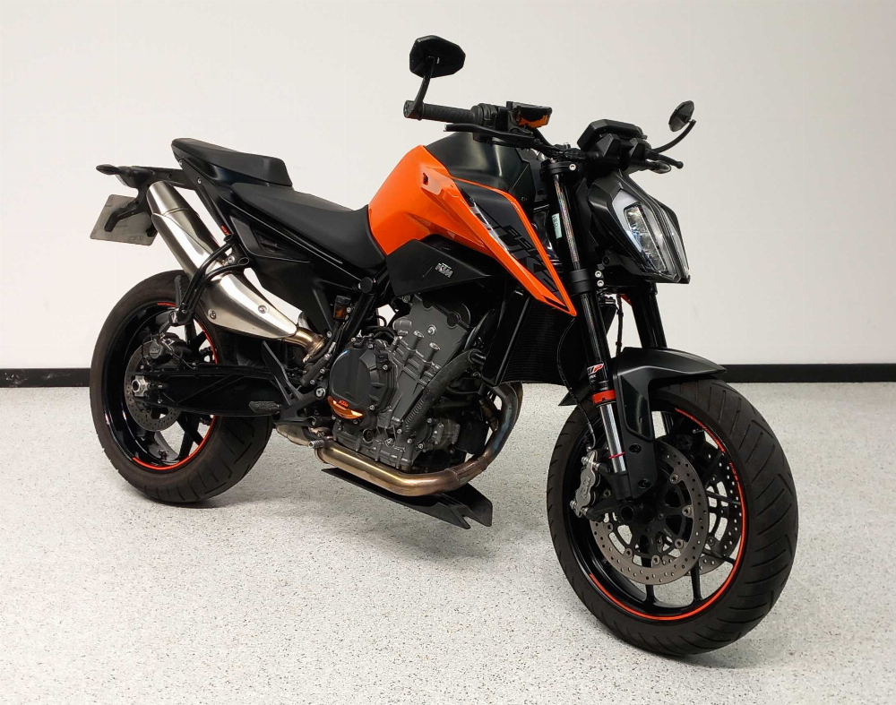 KTM 890 Duke 2021 vue 3/4 droite