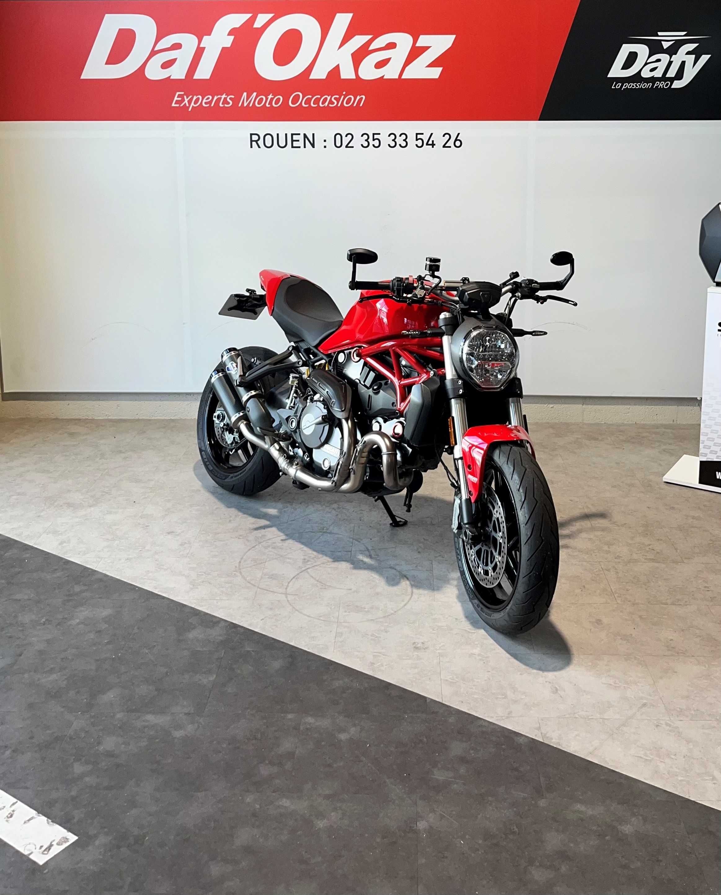 Ducati 821 Monster 2020 HD vue 3/4 droite