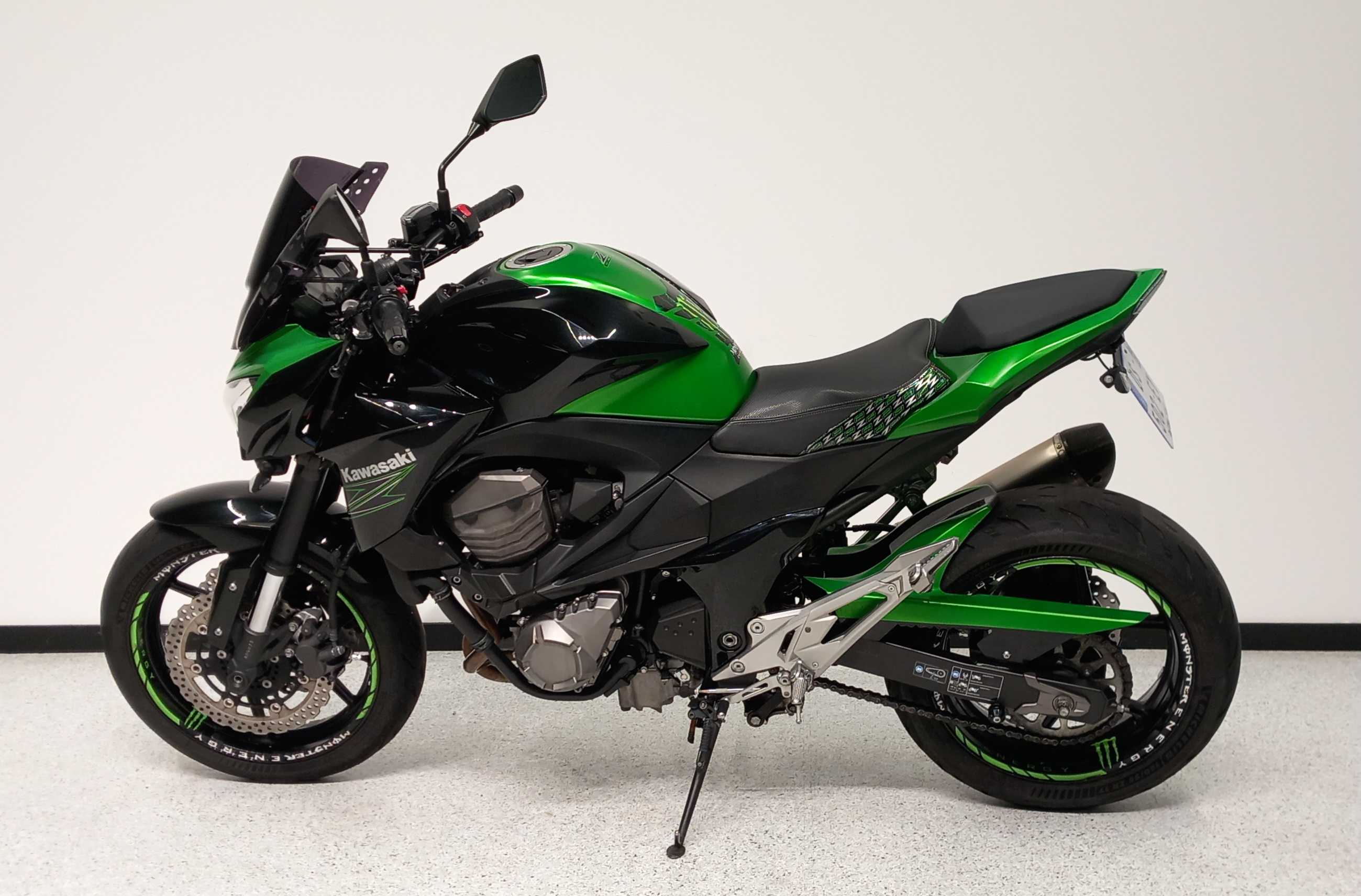 Kawasaki Z 800 2015 HD vue gauche