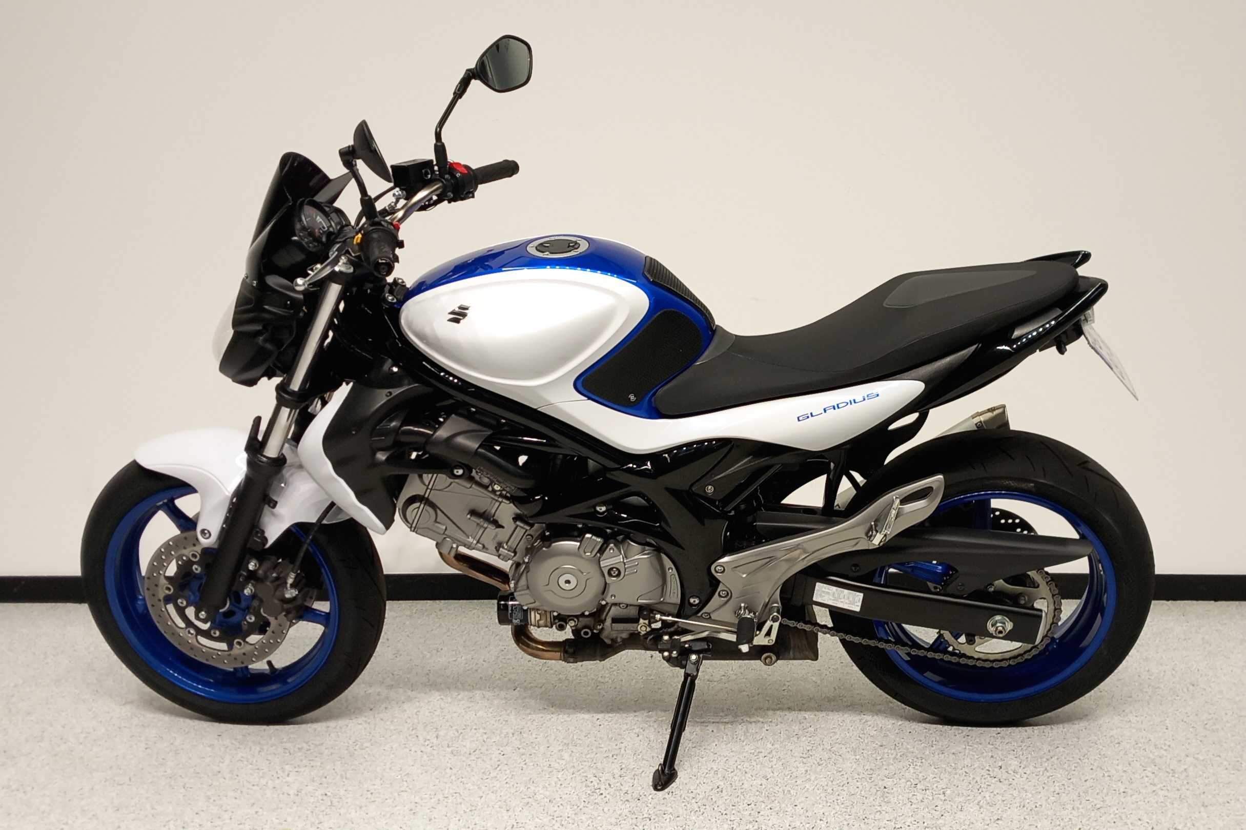 Suzuki SFV 650 Gladius ABS 2015 HD vue gauche