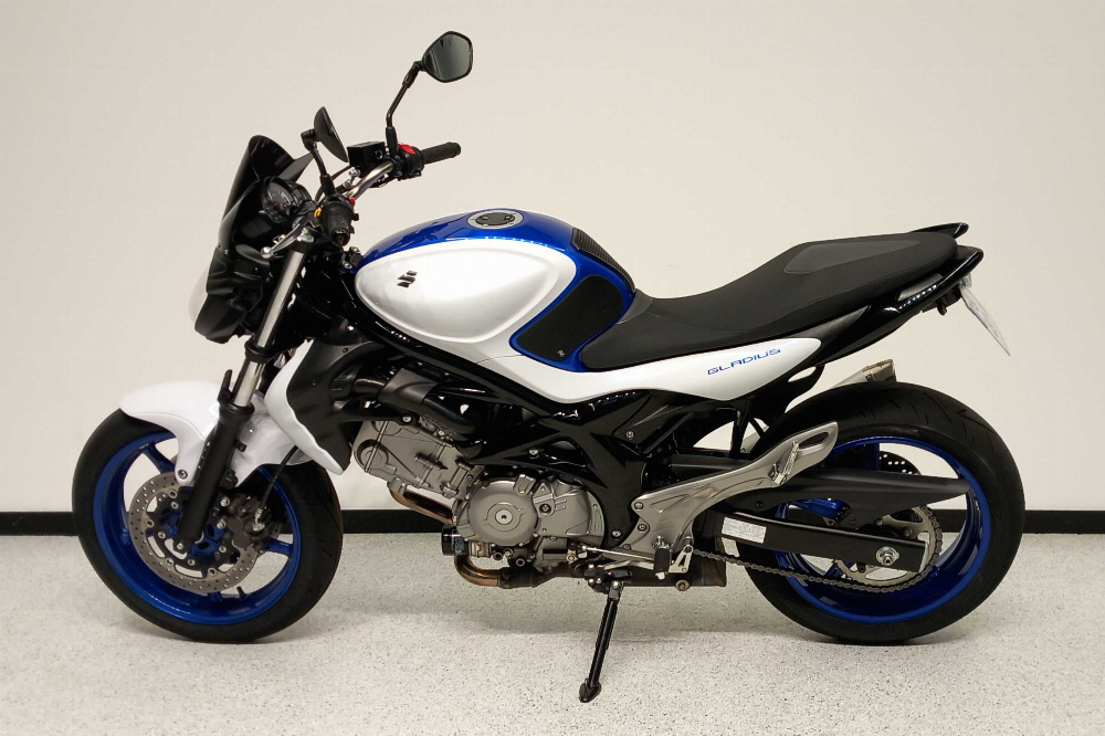 Suzuki SFV 650 Gladius ABS 2015 vue gauche