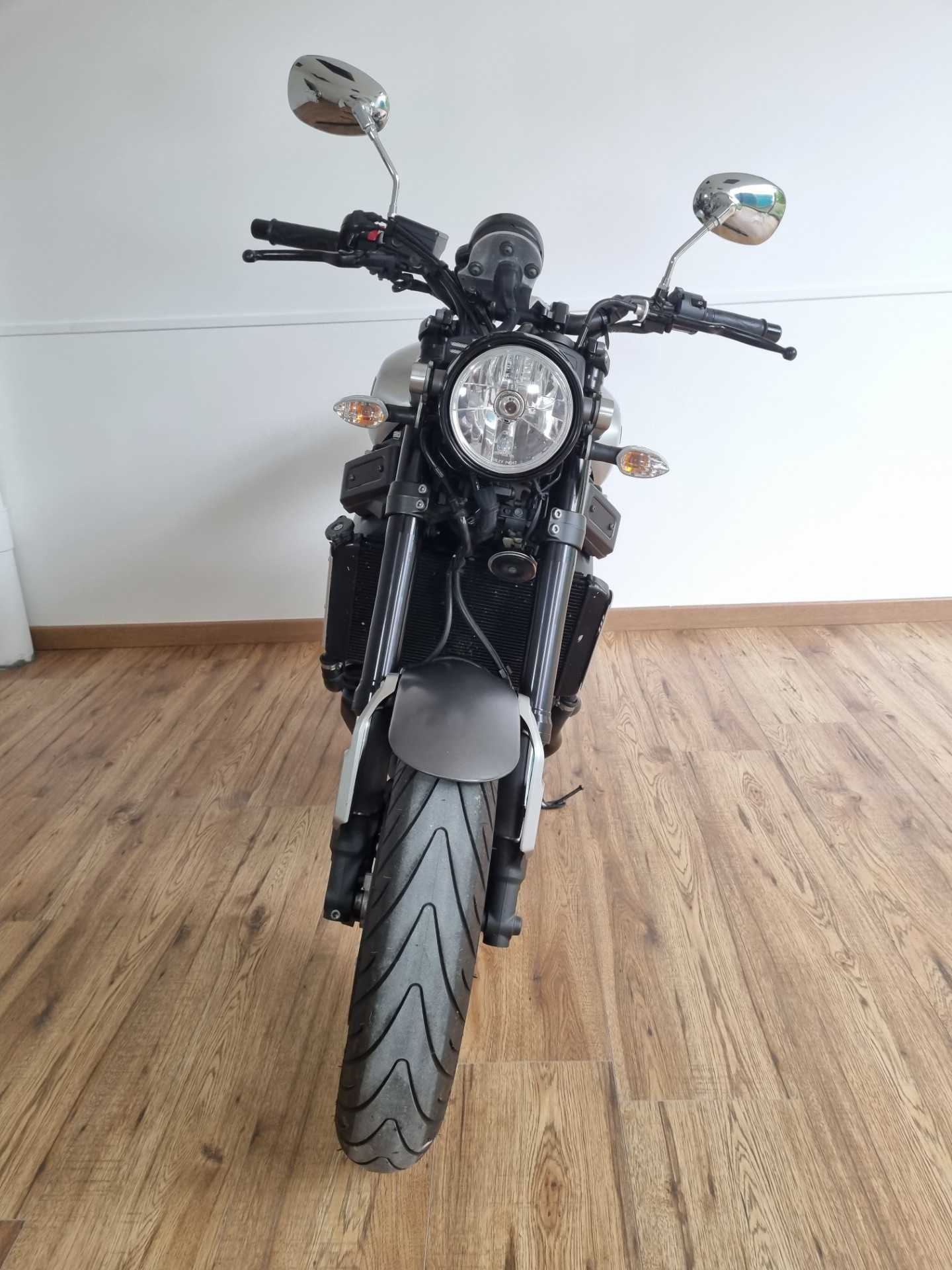 Yamaha XSR 900 2023 HD vue avant