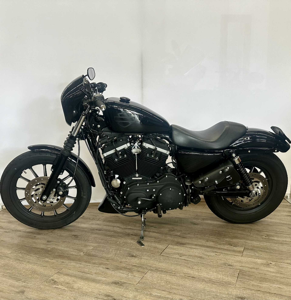 Harley-Davidson IRON 883 2009 vue gauche