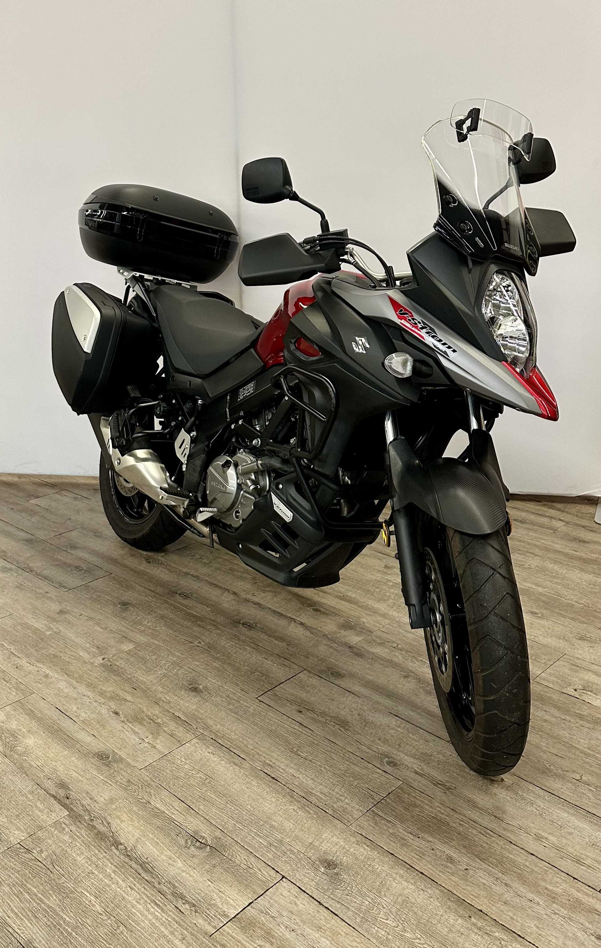 Suzuki DL 650 V-Strom ABS 2019 HD vue 3/4 droite