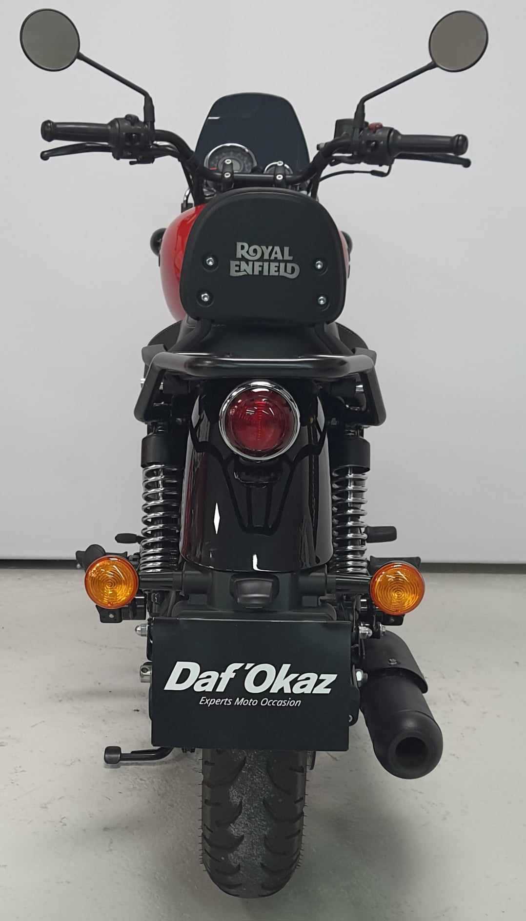 Royal Enfield METEOR 350CC METEOR 350CC "FIREBALL RED" 2022 HD vue arrière