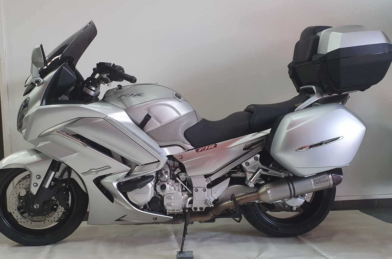 Yamaha FJR 1300 AE 2016 HD vue gauche