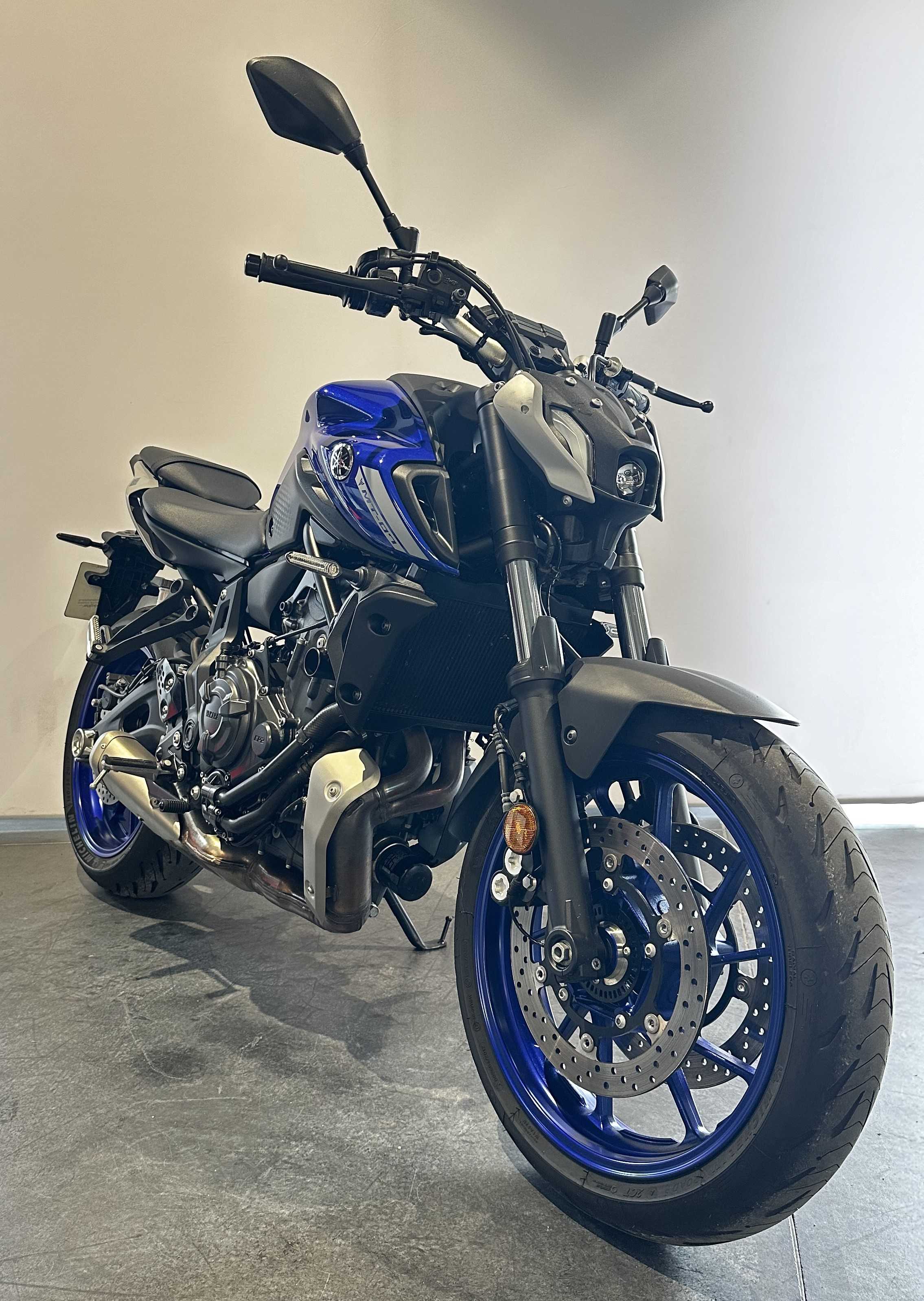 Yamaha MT-07 ABS 2021 HD vue 3/4 droite