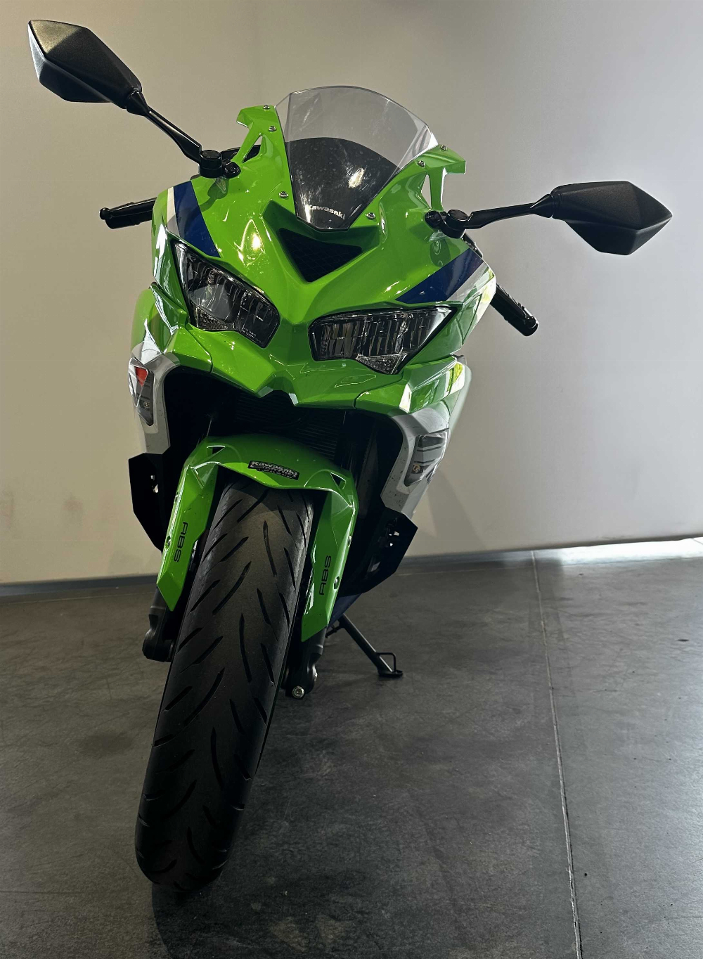 Kawasaki Ninja 400 ZX4-RR KRT 2022 vue avant