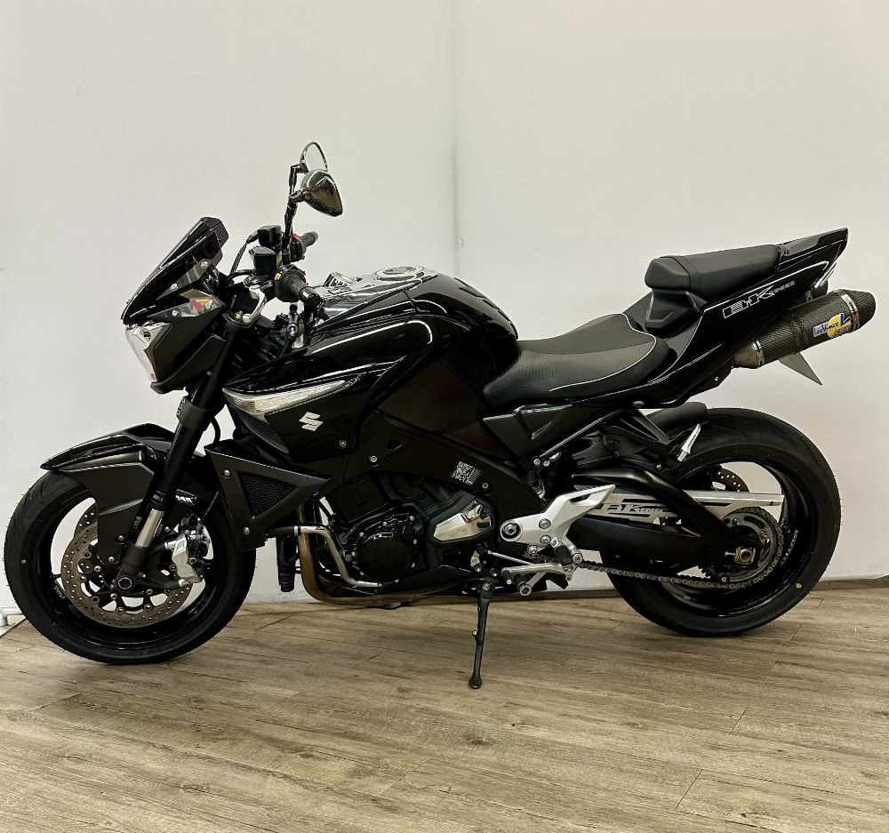 Suzuki GSX 1300 B-King 2008 vue gauche