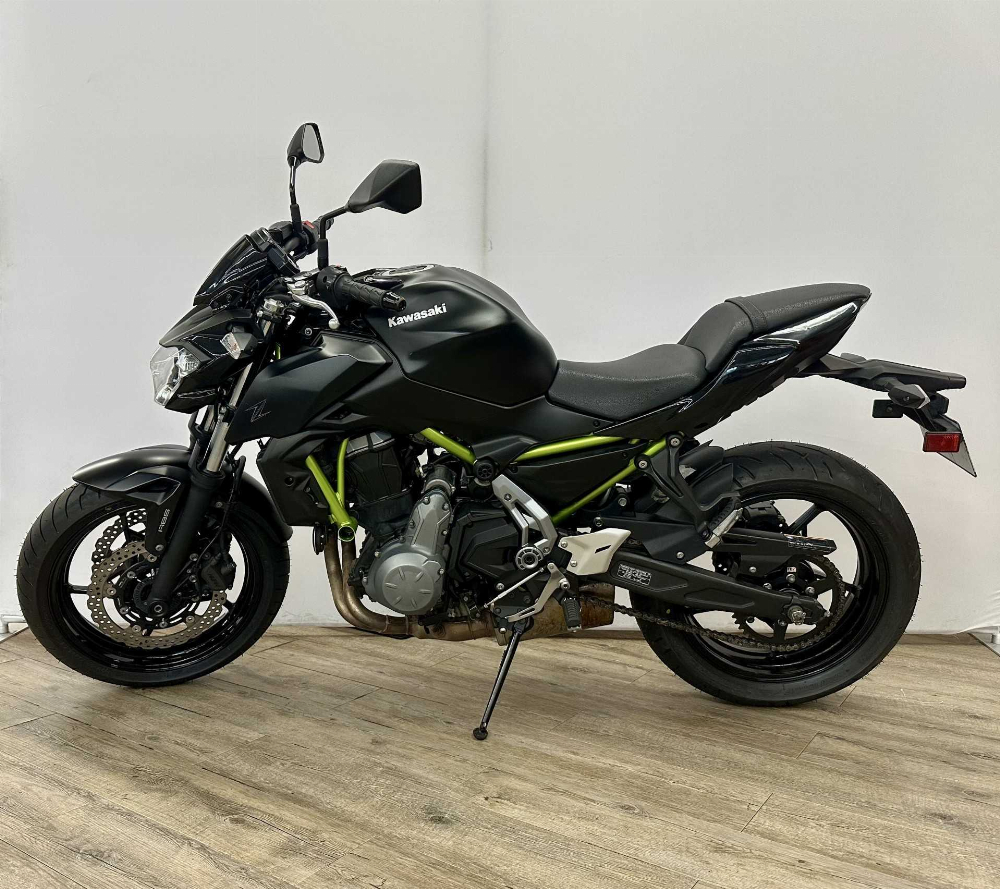 Kawasaki Z 650 2018 vue gauche