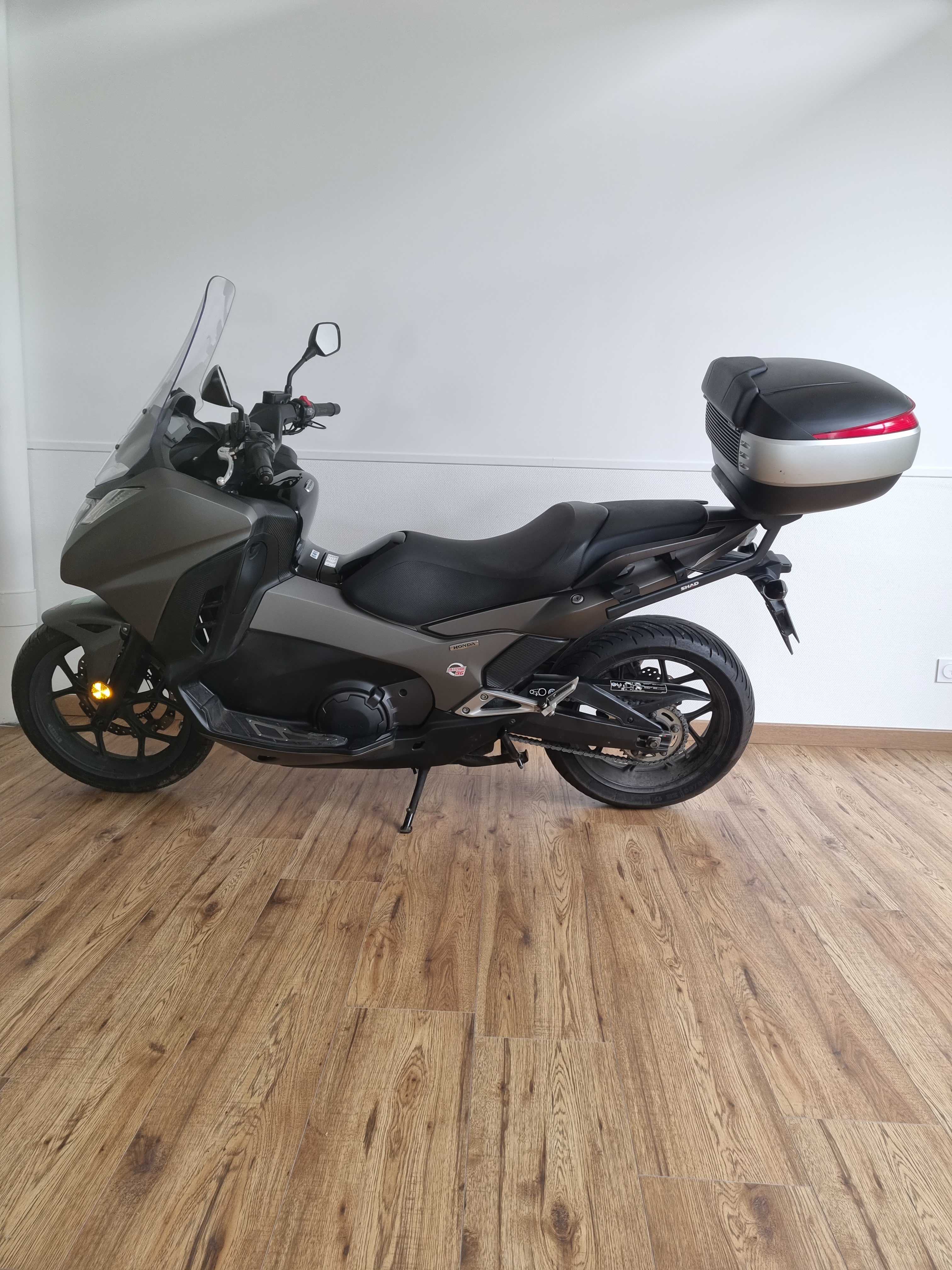 Honda NC 750 D Integra 2016 HD vue gauche